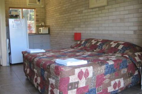 Tailwaggers Rainforest Retreat - Surfers Paradise Gold Coast 7