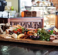 Uneke Lounge - Surfers Paradise Gold Coast