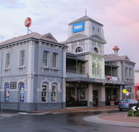 Oakleigh Junction Hotel - Surfers Paradise Gold Coast
