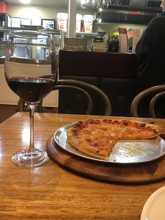 Beechworth Pizza & Takeaway - Surfers Paradise Gold Coast 0