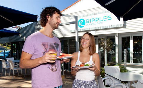 Samson Fish Seafood - Surfers Paradise Gold Coast 5