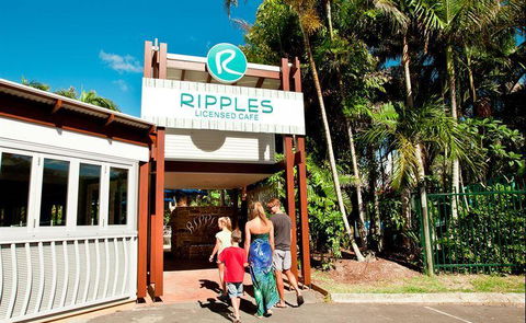 Samson Fish Seafood - Surfers Paradise Gold Coast 7