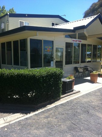 Poplar Caravan Park & Harry's Snack Shack - Surfers Paradise Gold Coast 0