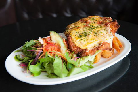 Dine At Wagga RSL - Surfers Paradise Gold Coast 0