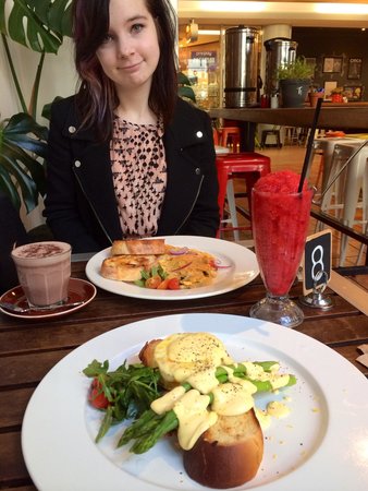 Tree Eighty3 Cafe - Surfers Paradise Gold Coast 0