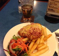 Salisbury Hotel - Surfers Paradise Gold Coast