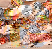 Between 2 Buns - Altona - Surfers Paradise Gold Coast