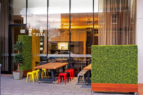 La Tierra Restaurant & Bar - Surfers Paradise Gold Coast 2