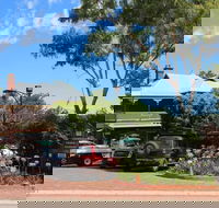 Mundaring Weir Hotel - Surfers Paradise Gold Coast