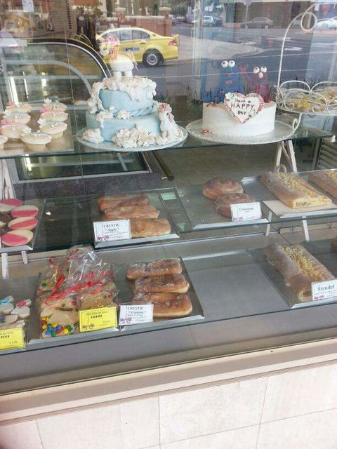 Sunbeam Cakes - Surfers Paradise Gold Coast 0