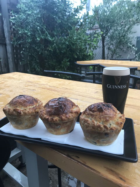The Dubliner Irish Bar And Restaurant - Surfers Paradise Gold Coast 1
