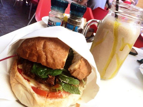 Playfair Cafe - Surfers Paradise Gold Coast 0