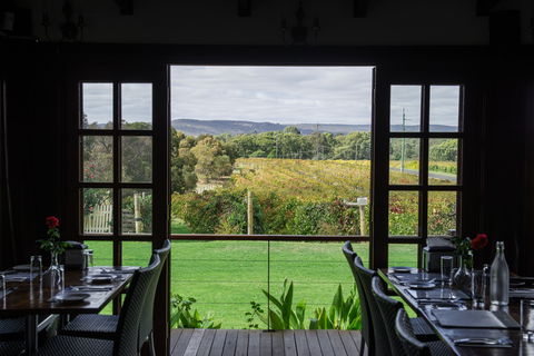 Black Swan Winery And Restaurant - Surfers Paradise Gold Coast 0