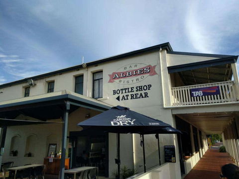 Albies Bar & Bistro - Surfers Paradise Gold Coast 0