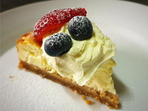 The Hunter Artisan Gallery And Cafe - Surfers Paradise Gold Coast 1