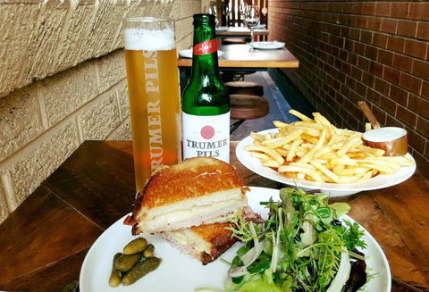 Republique Bistro And Bar - Surfers Paradise Gold Coast 1