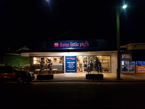 Three Little Pigs - Bar And Bistro - Surfers Paradise Gold Coast 0
