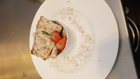 Three Little Pigs - Bar And Bistro - Surfers Paradise Gold Coast 2