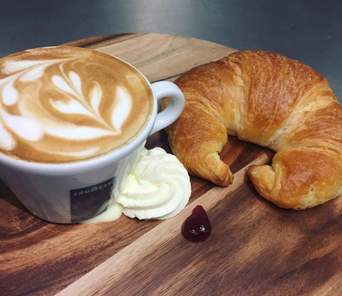 Middle Park Bakery - Surfers Paradise Gold Coast 0