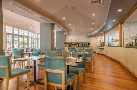 Poolside Restaurant And Bar - Surfers Paradise Gold Coast 1