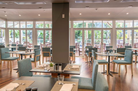 Poolside Restaurant And Bar - Surfers Paradise Gold Coast 2