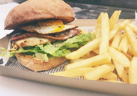 Saltwater Cafe & Pizza - Surfers Paradise Gold Coast 9
