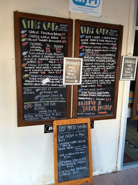 Fins Cafe - Surfers Paradise Gold Coast 1