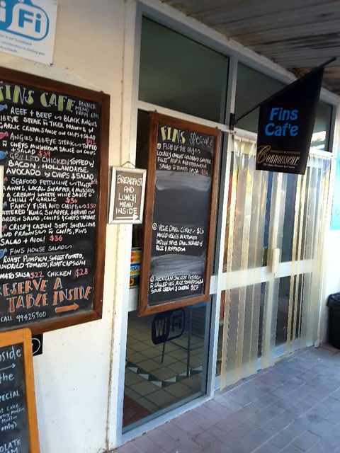 Fins Cafe - Surfers Paradise Gold Coast 2