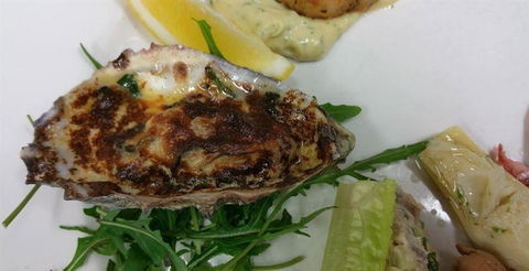 Sams Pizzeria On The Waterfront - Surfers Paradise Gold Coast 9