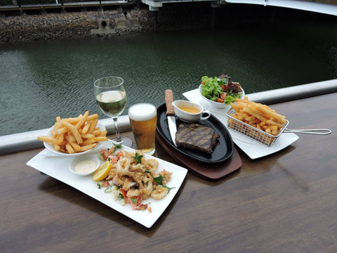 Riverside Bar & Restaurant - Surfers Paradise Gold Coast 2