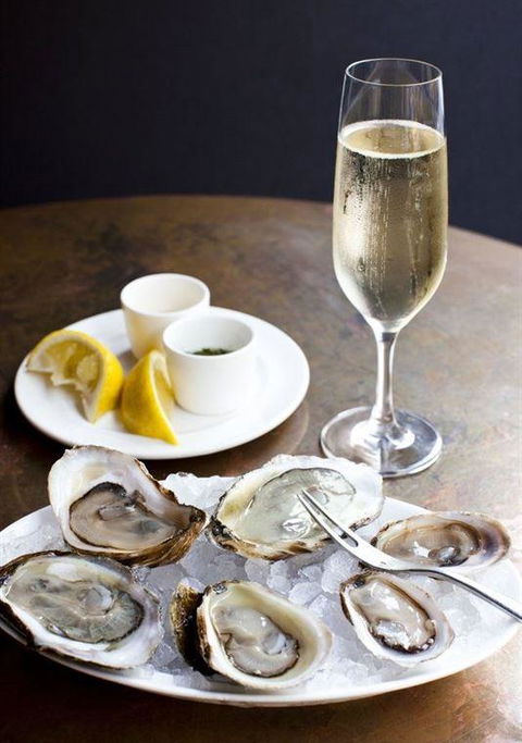 RST Seafood Restaurant - Surfers Paradise Gold Coast 3