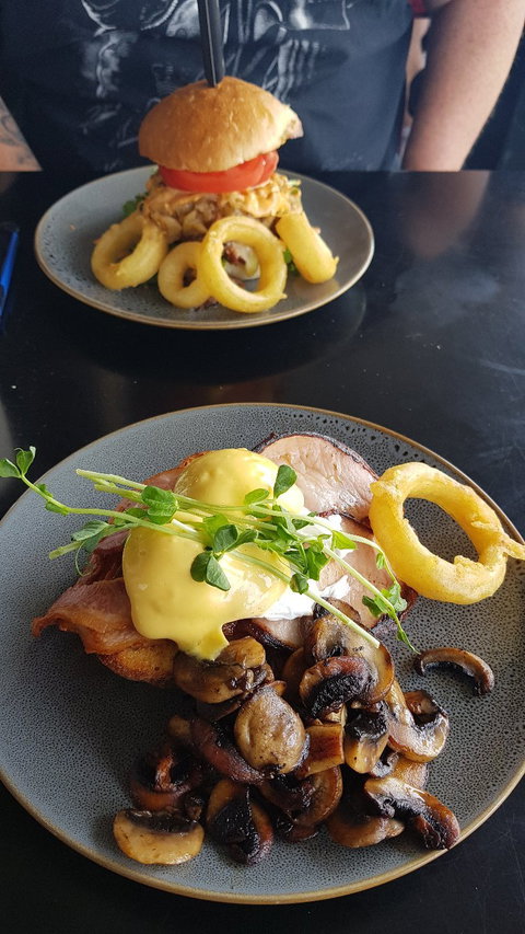 The Lansdowne Cafe - Surfers Paradise Gold Coast 2