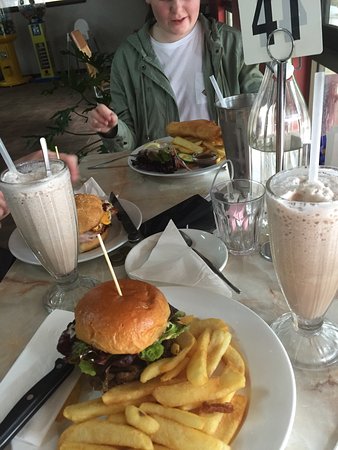 Top Notch Cafe - Surfers Paradise Gold Coast 0