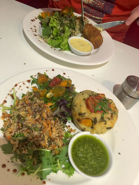Ruby's Organic Cafe - Surfers Paradise Gold Coast 4