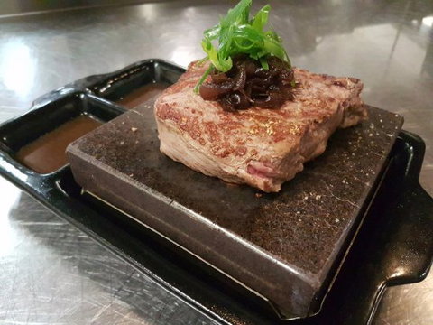 Carnarvon Motel HotRocks Restaurant - Surfers Paradise Gold Coast 0