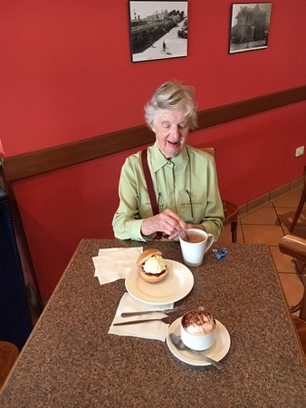 Cornish Bake House - Surfers Paradise Gold Coast 0