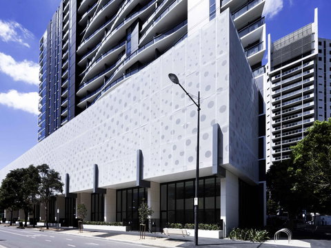 The Sebel Residences Melbourne Docklands - Surfers Paradise Gold Coast 1