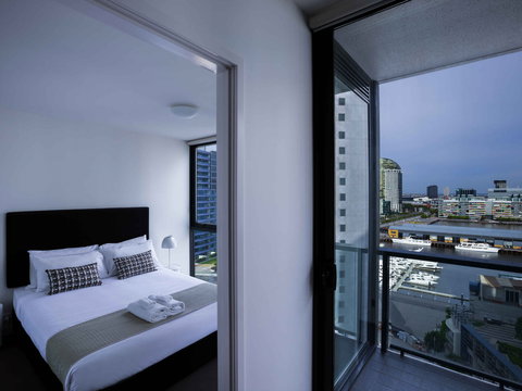 The Sebel Residences Melbourne Docklands - Surfers Paradise Gold Coast 6