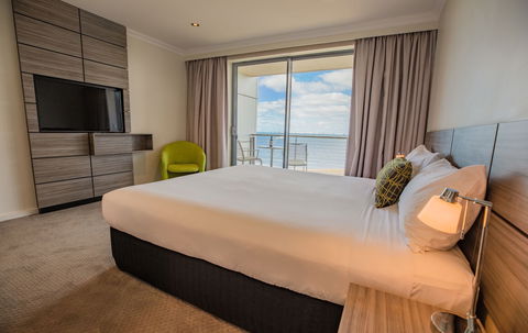 Aurora Ozone Hotel - Surfers Paradise Gold Coast 2