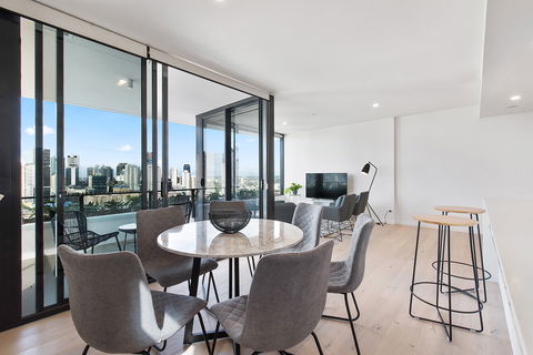 Arise Ivy And Eve - Surfers Paradise Gold Coast 16