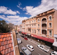 Hadley's Orient Hotel