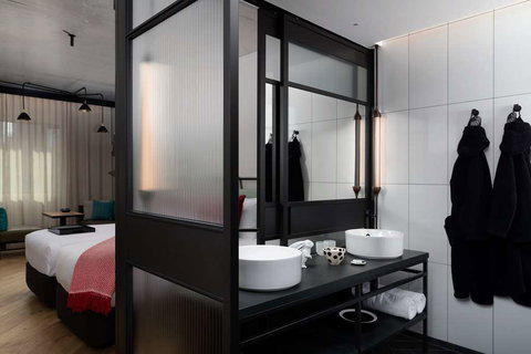 QT Melbourne - Surfers Paradise Gold Coast 6