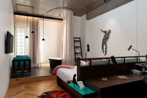 QT Melbourne - Surfers Paradise Gold Coast 7