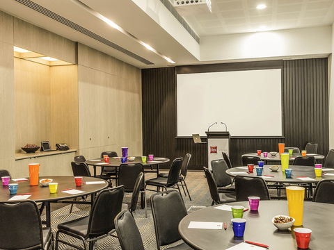 Ibis Adelaide - Surfers Paradise Gold Coast 8