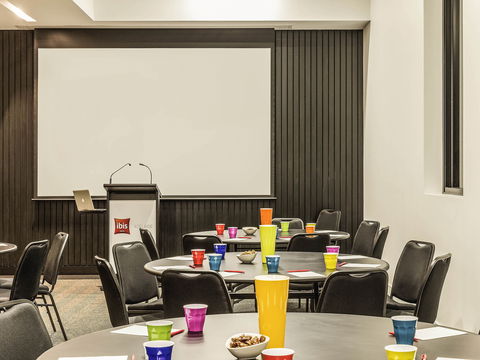 Ibis Adelaide - Surfers Paradise Gold Coast 9