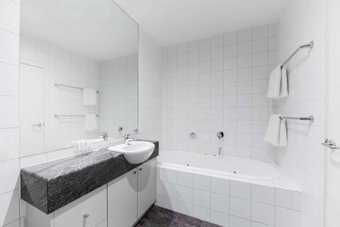 Adina Apartment Hotel On Flinders Street - Surfers Paradise Gold Coast 9