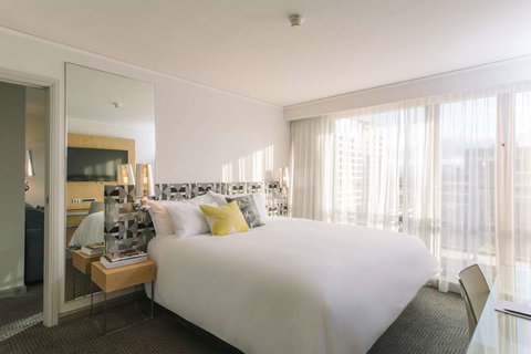 QT Canberra - Surfers Paradise Gold Coast 16