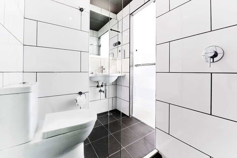 Essence Hotel Carlton - Surfers Paradise Gold Coast 7