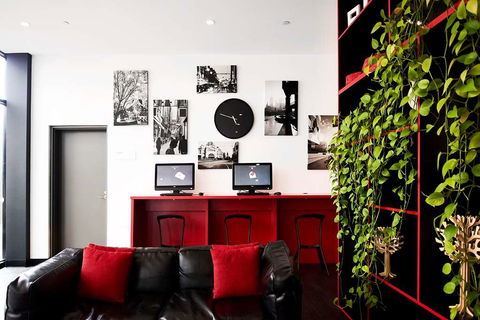 Essence Hotel Carlton - Surfers Paradise Gold Coast 8