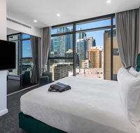 Meriton Suites Sussex Street Sydney - Surfers Paradise Gold Coast